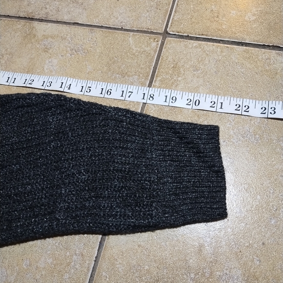 Ellen Tracy Women's Grey Knit Sweater Top Size Medium - Picture 8 of 8